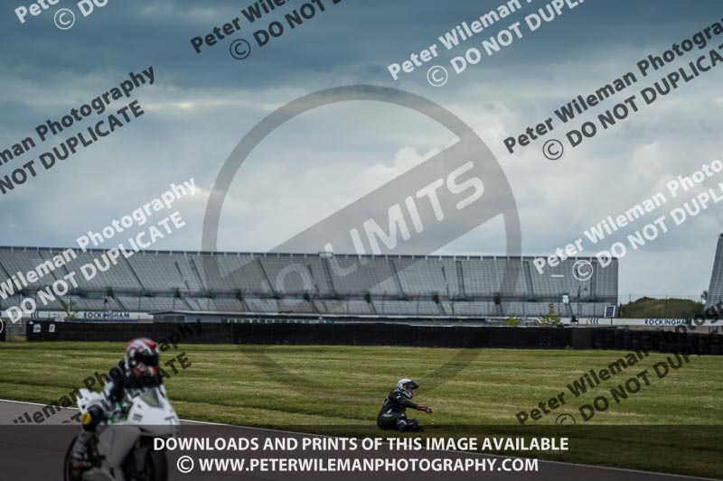 Rockingham no limits trackday;enduro digital images;event digital images;eventdigitalimages;no limits trackdays;peter wileman photography;racing digital images;rockingham raceway northamptonshire;rockingham trackday photographs;trackday digital images;trackday photos